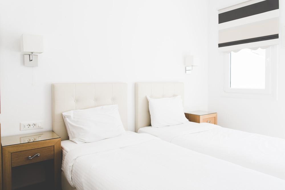 Super Paradise Hotel Екстериор снимка